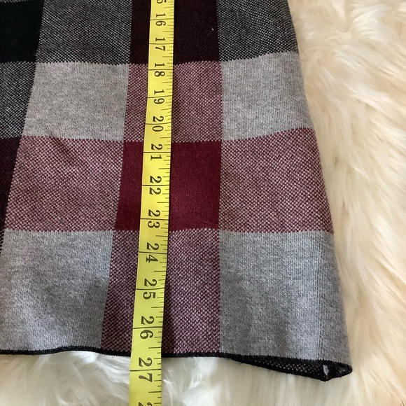 Tahari Mock Neck Sweater Women Size Large Gray/Red Plaid Pullover Tartan Knit - Picture 7 of 7